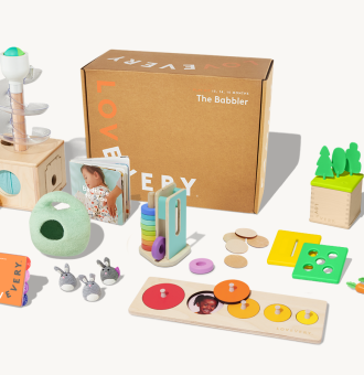 Lovevery-VKS-Playkit-EU-TheBabbler-EN-ISO-101-April2021_gray.png